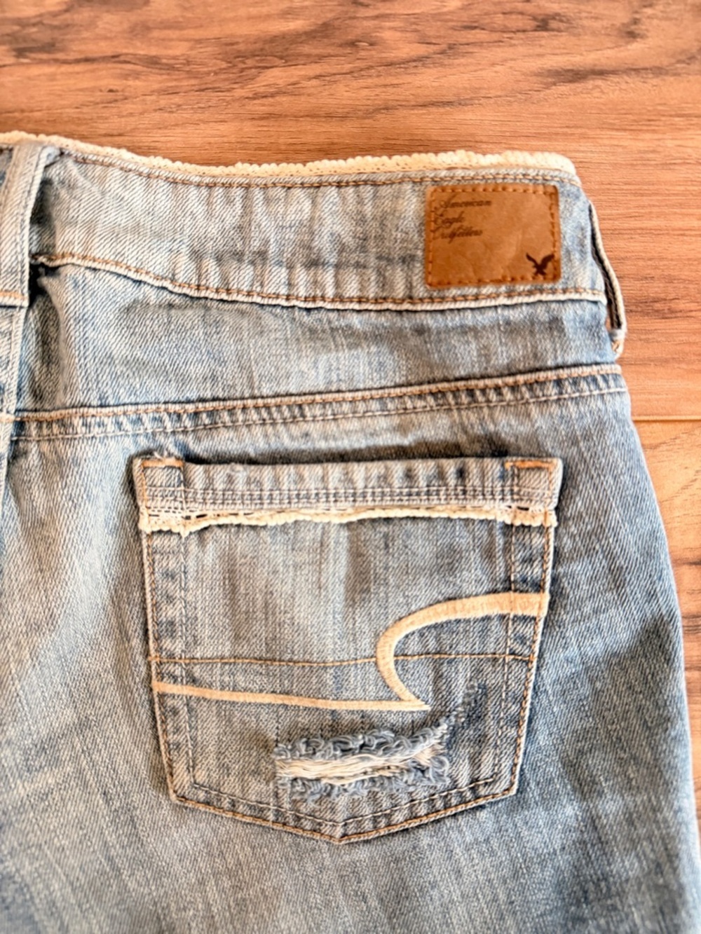 American Eagle Outfitters Light Blue Frayed Hem Denim Shorts Lace Detail - Picture 4 of 8